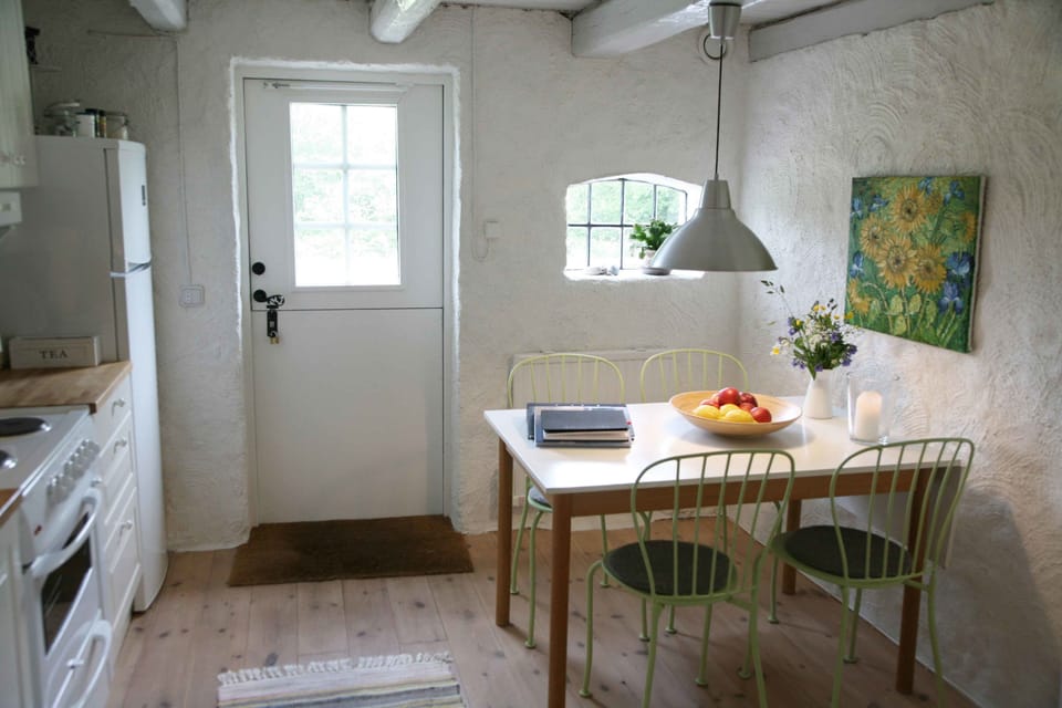 Family Apartment, 3 Bedrooms, Ensuite, Garden View | Private kitchen | Fridge, microwave, stovetop, coffee/tea maker