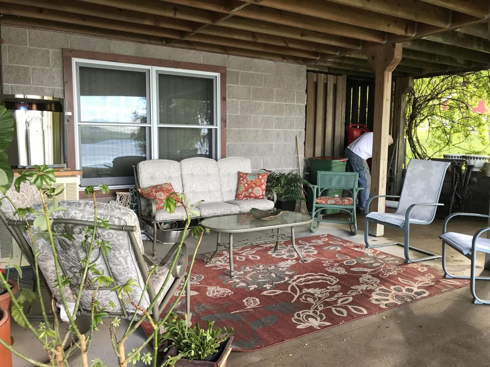 Patio entrenched to suite