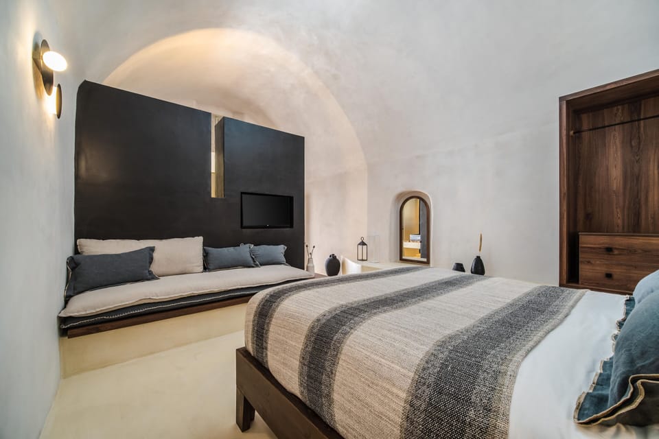 1 bedroom, premium bedding, minibar, in-room safe