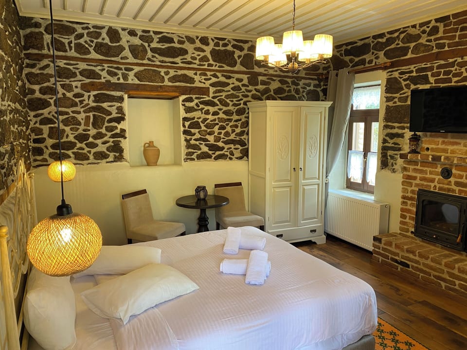 Double Room (Fireplace) | Desk, laptop workspace, blackout drapes, soundproofing