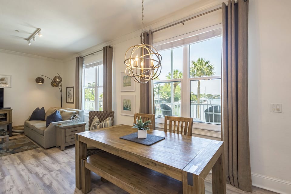 Dine with a view—bright dining area overlooking the harbor.