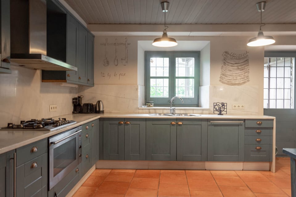 Luxury Cottage, 5 Bedrooms, Pool View (13 pax) | Desk, blackout drapes, iron/ironing board, free WiFi