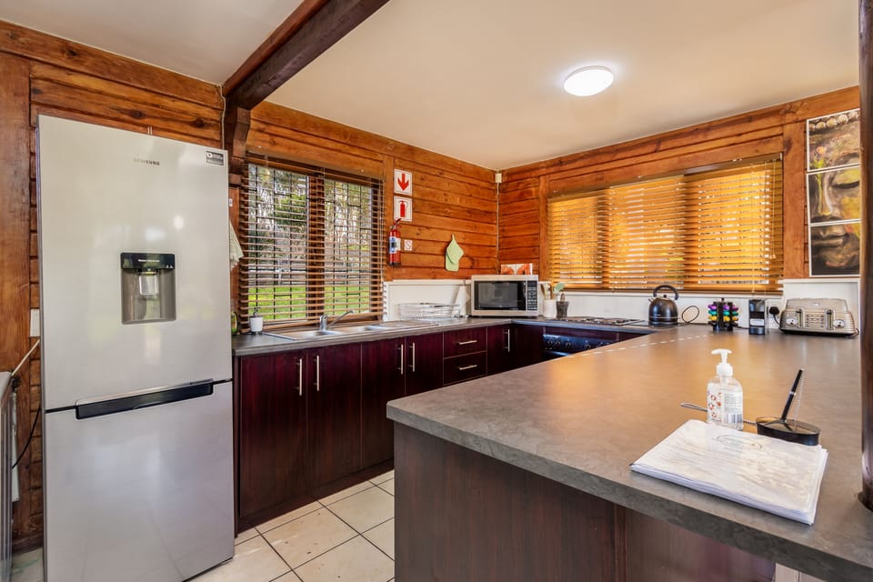 Comfort Cottage, Vineyard View | Private kitchen | Fridge, oven, espresso maker, coffee/tea maker