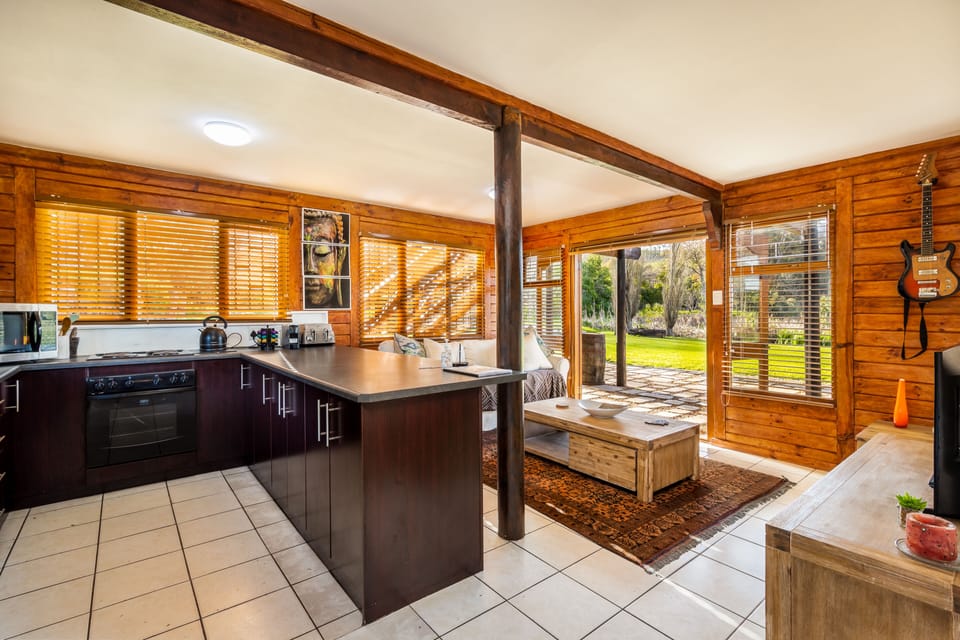 Comfort Cottage, Vineyard View | Living area