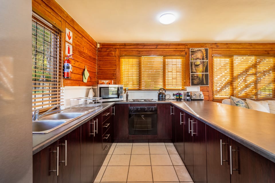 Comfort Cottage, Vineyard View | Private kitchen | Fridge, oven, espresso maker, coffee/tea maker