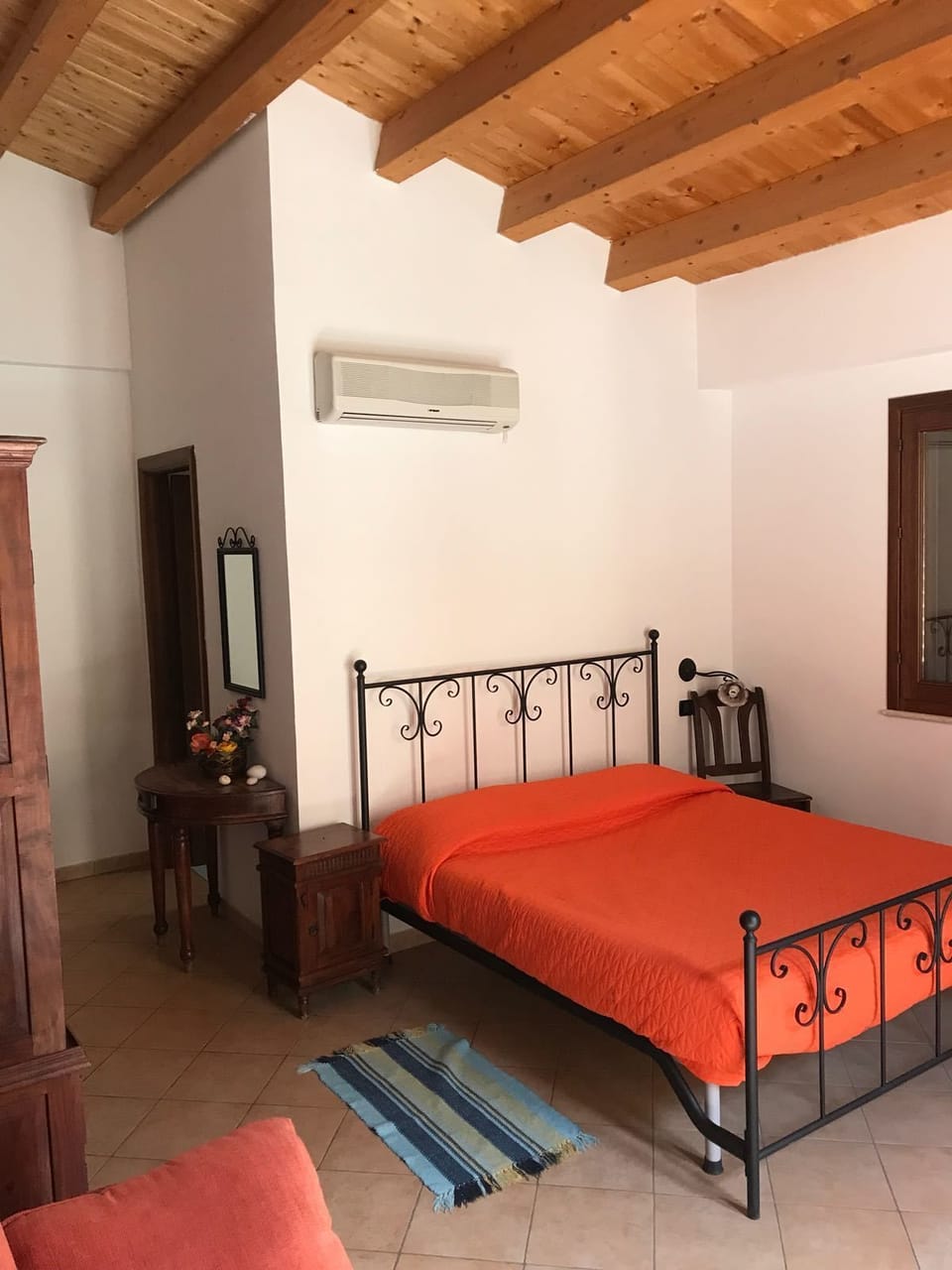 Triple Room | Desk, free wired internet