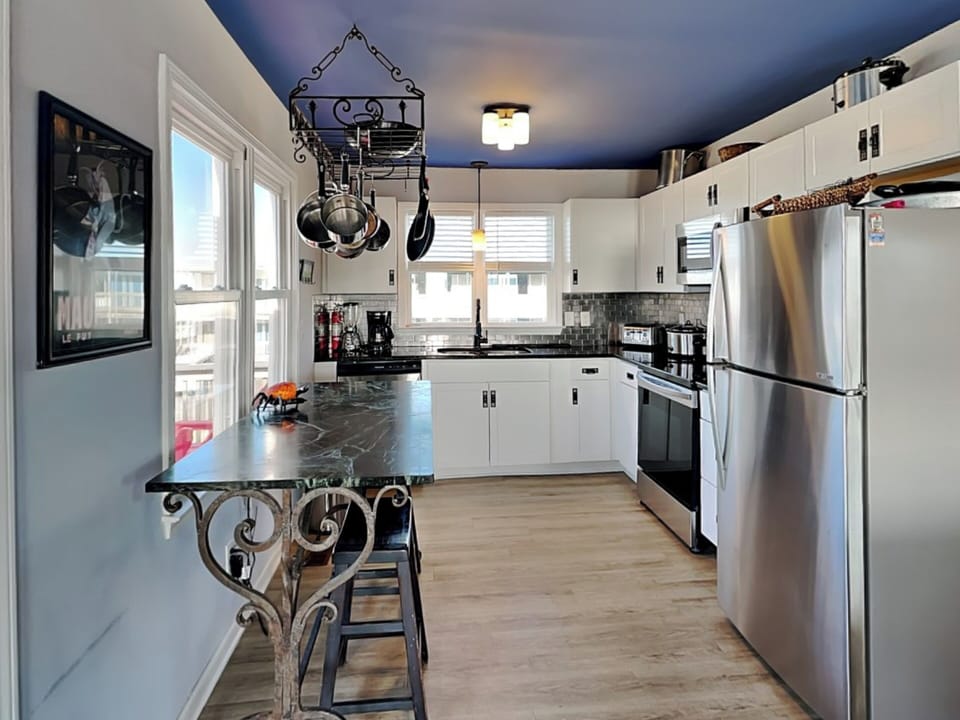 Fully Equipped Kitchen with Stainless Steel Appliances