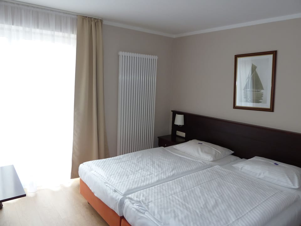 Double Room, Sea View | In-room safe, cribs (free), WiFi (free)