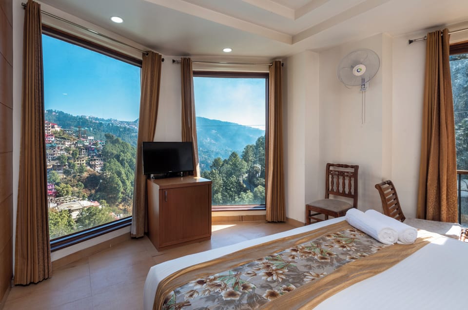 Executive Room | Iron/ironing board, free WiFi