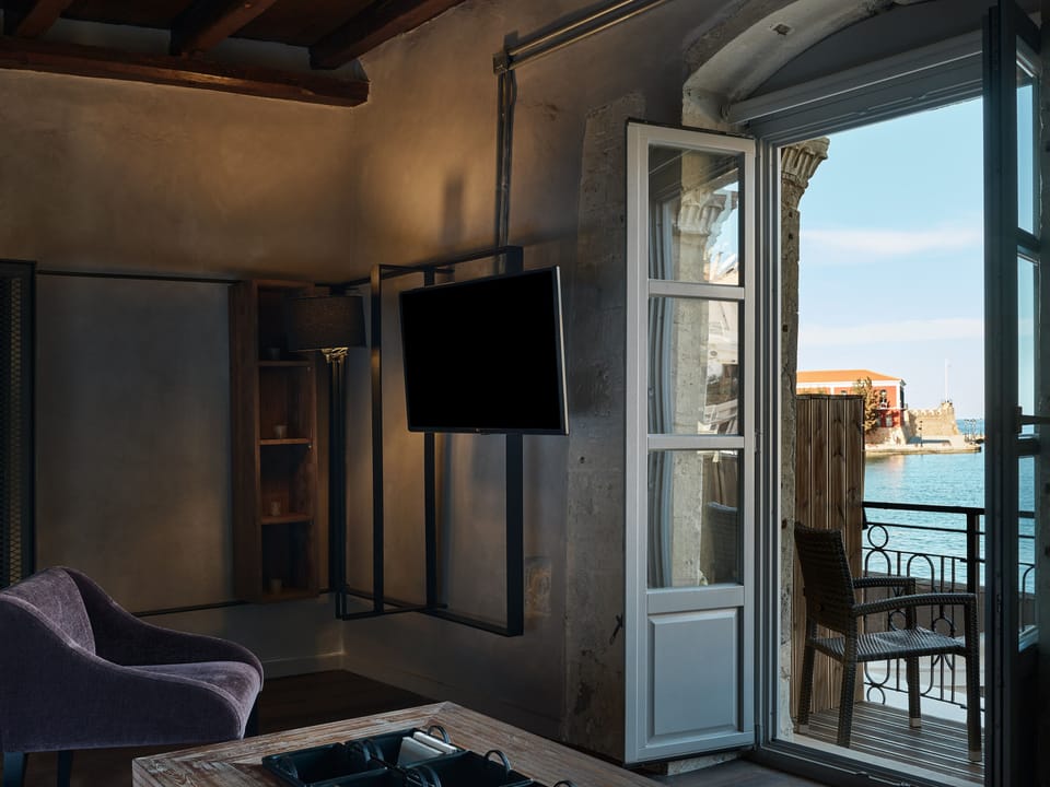 Minibar, in-room safe, soundproofing, iron/ironing board