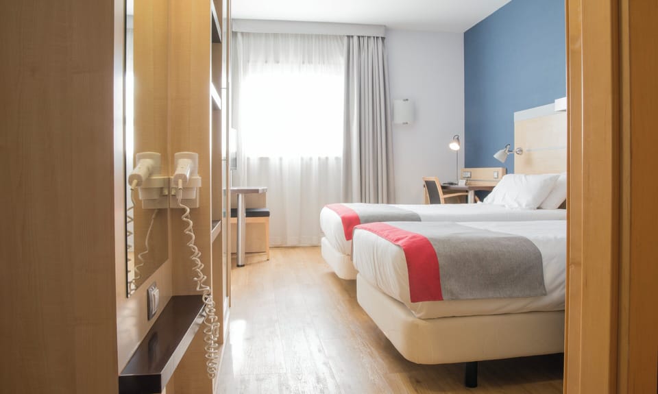 Standard Room (Free Breakfast) | Premium bedding, desk, blackout drapes, free cribs/infant beds