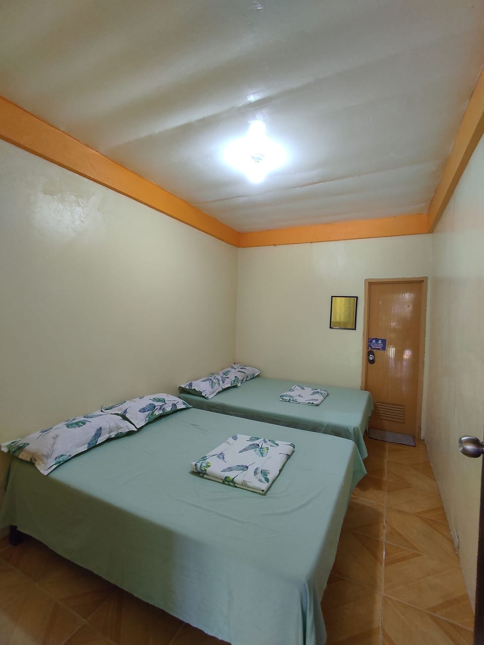 Basic Room, Multiple Beds | WiFi (free), bed sheets