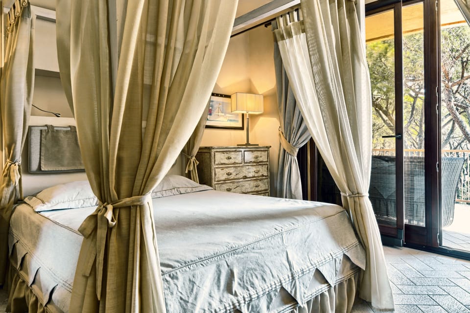 Superior Double Room, 1 Queen Bed | In-room safe, desk, blackout drapes, free WiFi