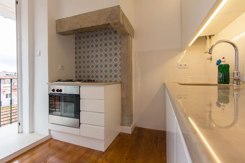 Apartment, 1 Bedroom, Balcony | Private kitchen | Fridge, microwave, oven, stovetop