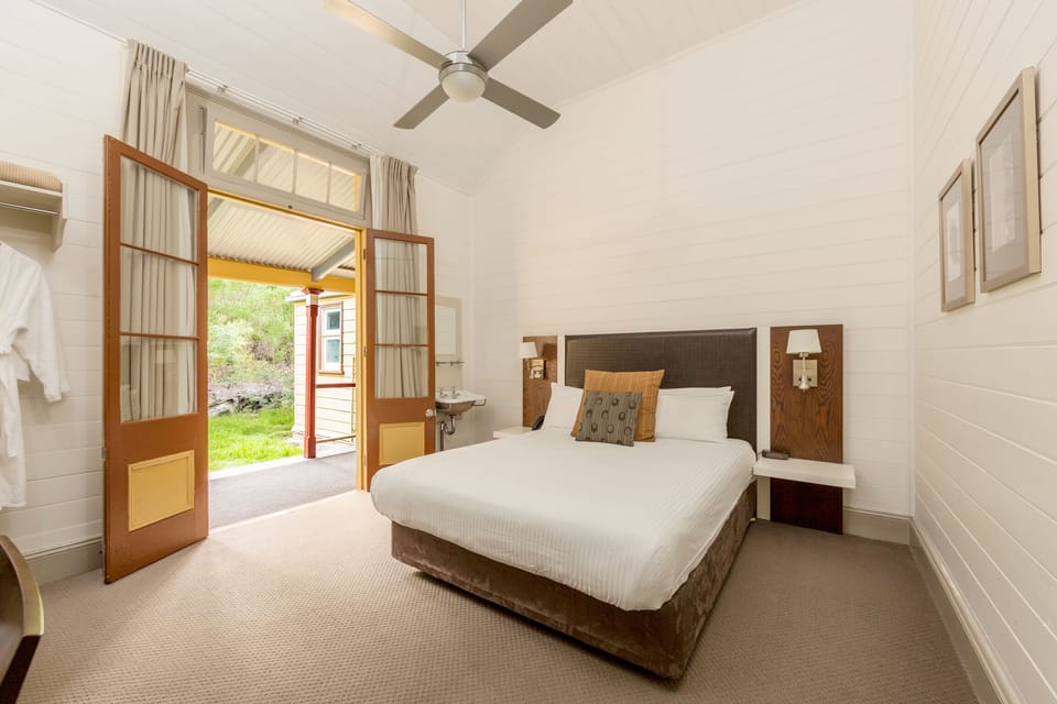 Room (Q Room - external private bathroom) | Laptop workspace, iron/ironing board, cribs (free), WiFi (free)