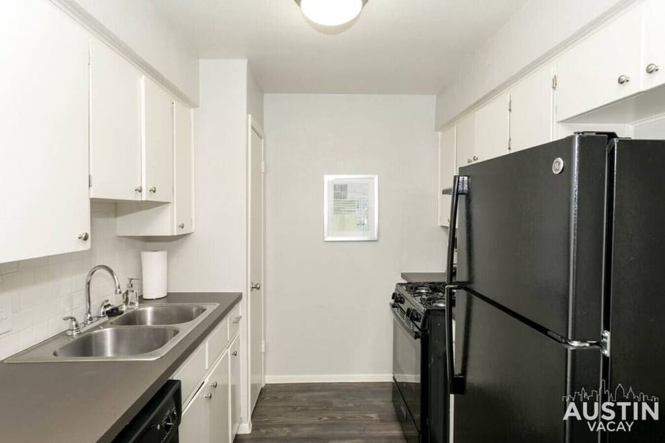 Kitchen with all the essentials plus dishwasher