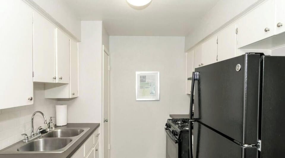 Kitchen with all the essentials plus dishwasher