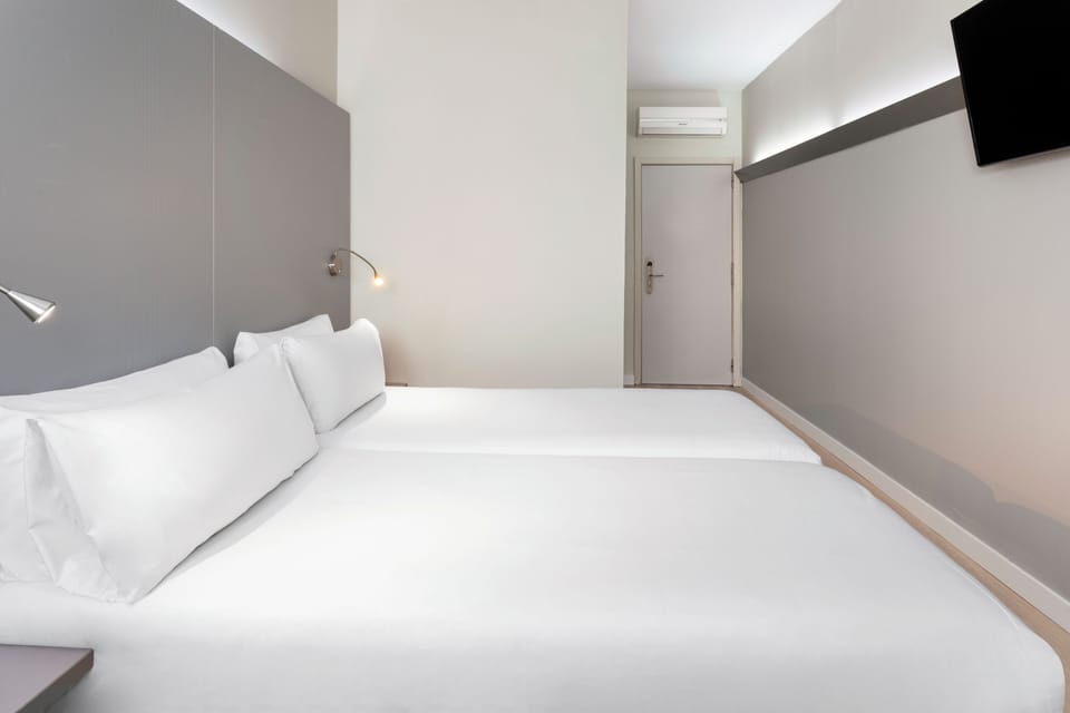 Twin Room | Desk, iron/ironing board, free WiFi