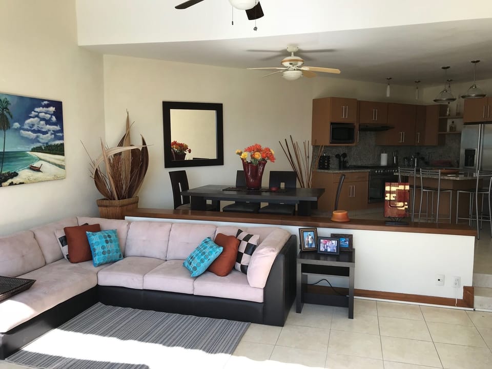 Very spacious open plan living space with Kitchen, Dinning Room and Living Room