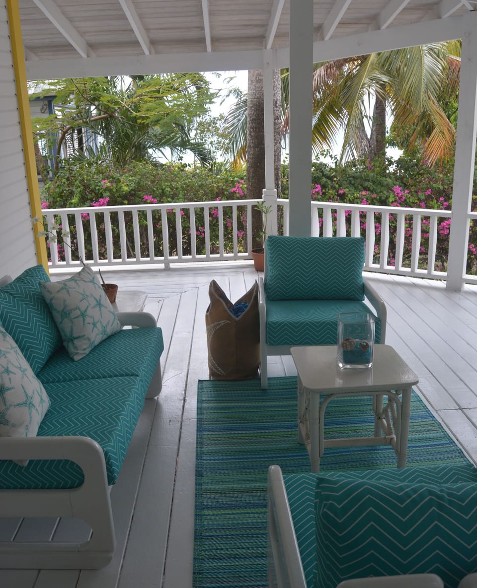 Patio overlooking garden to sea ( middle floor)