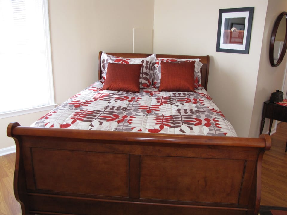Queen sized bed. 