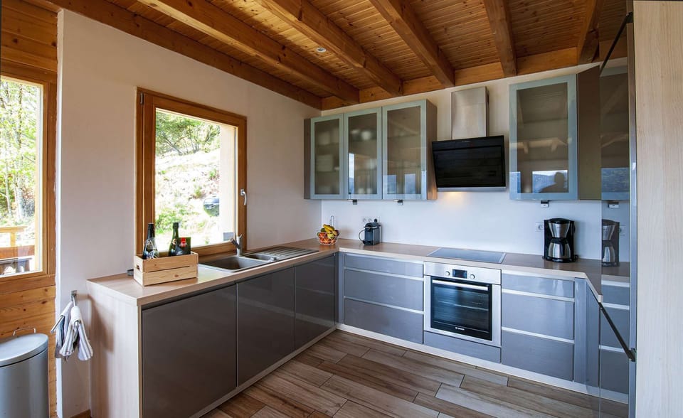 Andaska: kitchen side