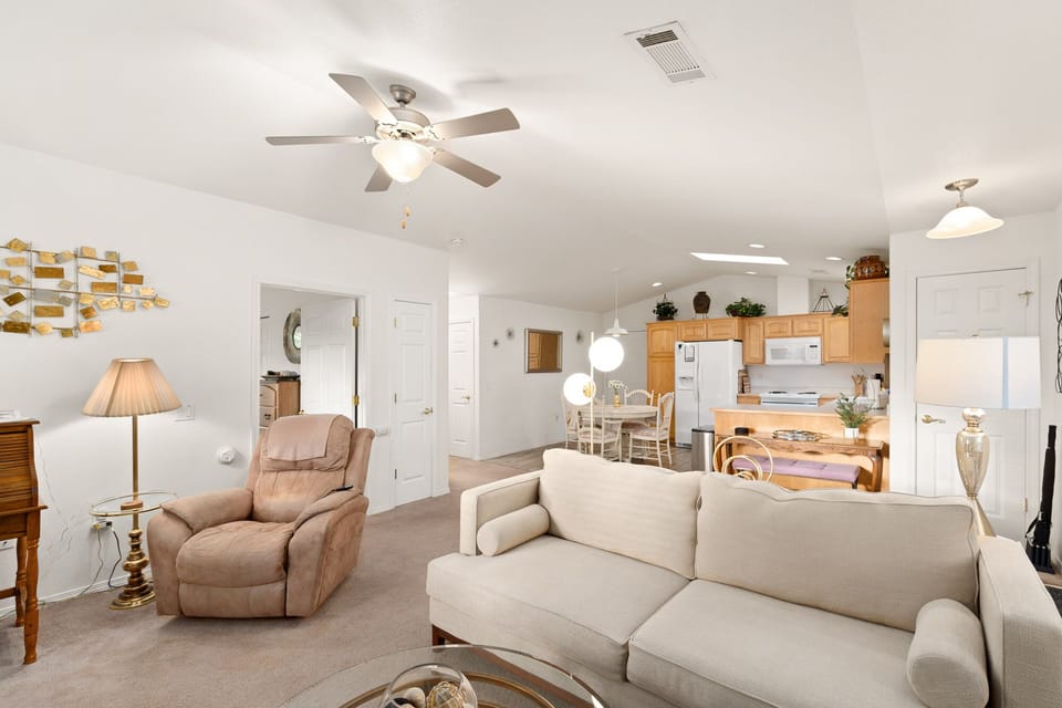 Living room/Recliner chair
