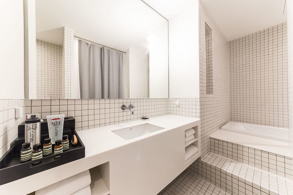 Royal Suite | Blackout drapes, soundproofing, free WiFi, bed sheets