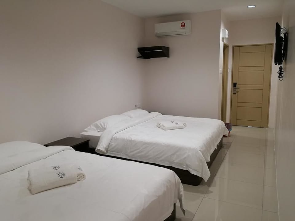 Superior Room, 1 King Bed | Desk, soundproofing, free WiFi