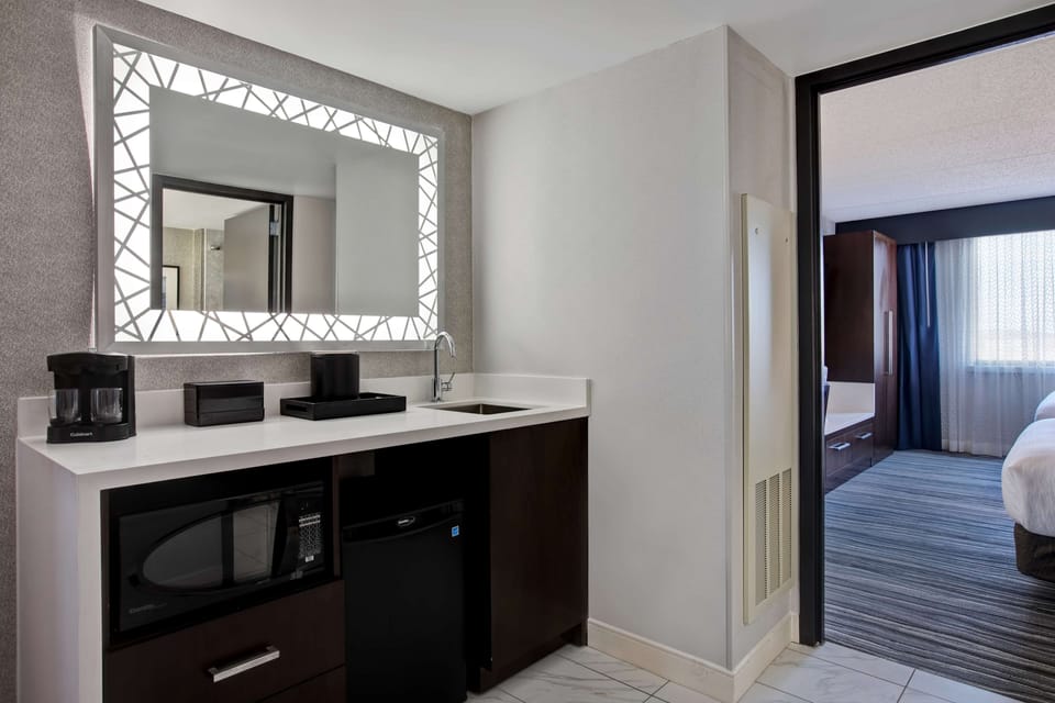 2 Doubles Suite, Non Smoking | Minibar