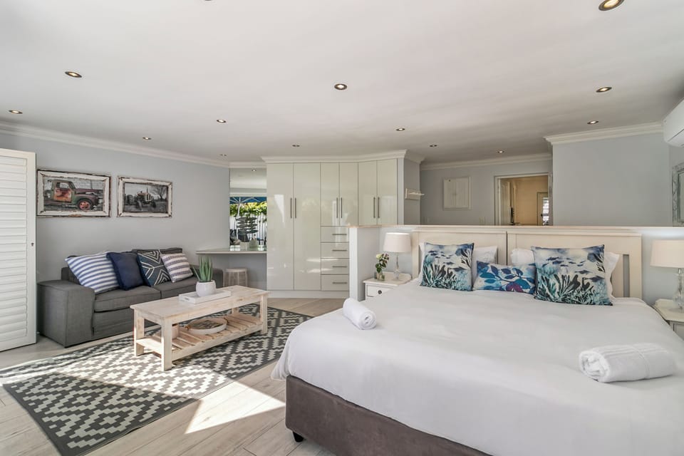 Luxury Double or Twin Room, 1 King Bed with Sofa bed, Garden View, Garden Area | Egyptian cotton sheets, premium bedding, down comforters