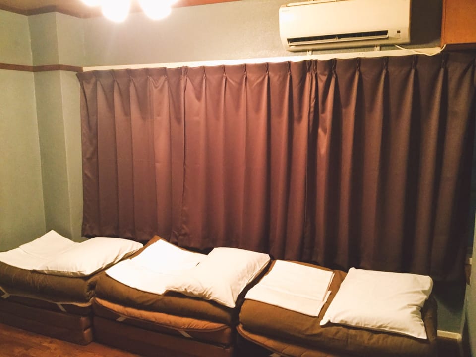 Triple Room with Futons, Wooden Floor | WiFi (free)