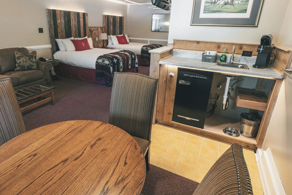 Family Single Room, Mountain View | Premium bedding, down comforters, iron/ironing board, free WiFi