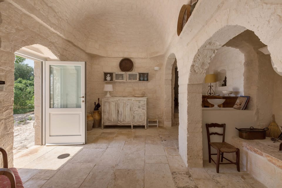 Deluxe Villa, 4 Bedrooms | Private kitchenette | Full-size fridge, oven, stovetop, cookware/dishes/utensils