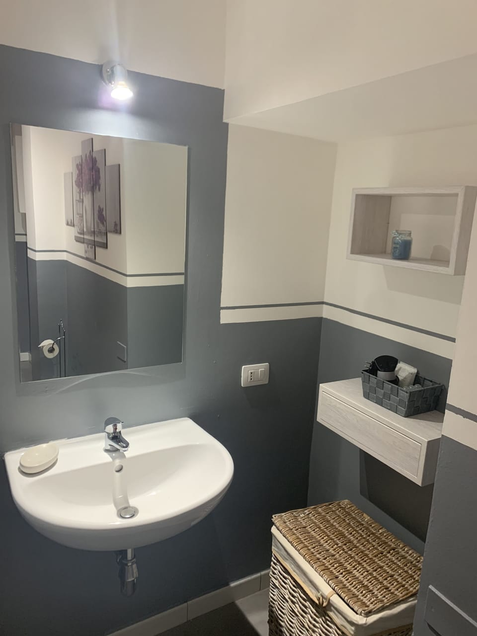 Quadruple Room | Bathroom | Shower, free toiletries, hair dryer, bidet
