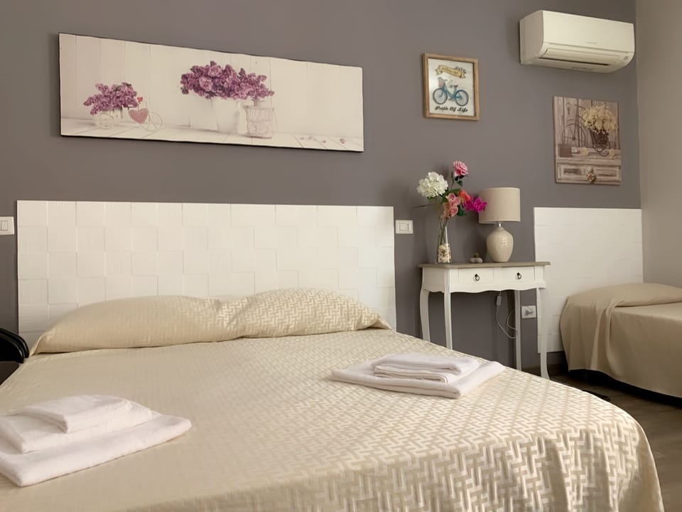 Comfort Triple Room | Frette Italian sheets, premium bedding, down comforters
