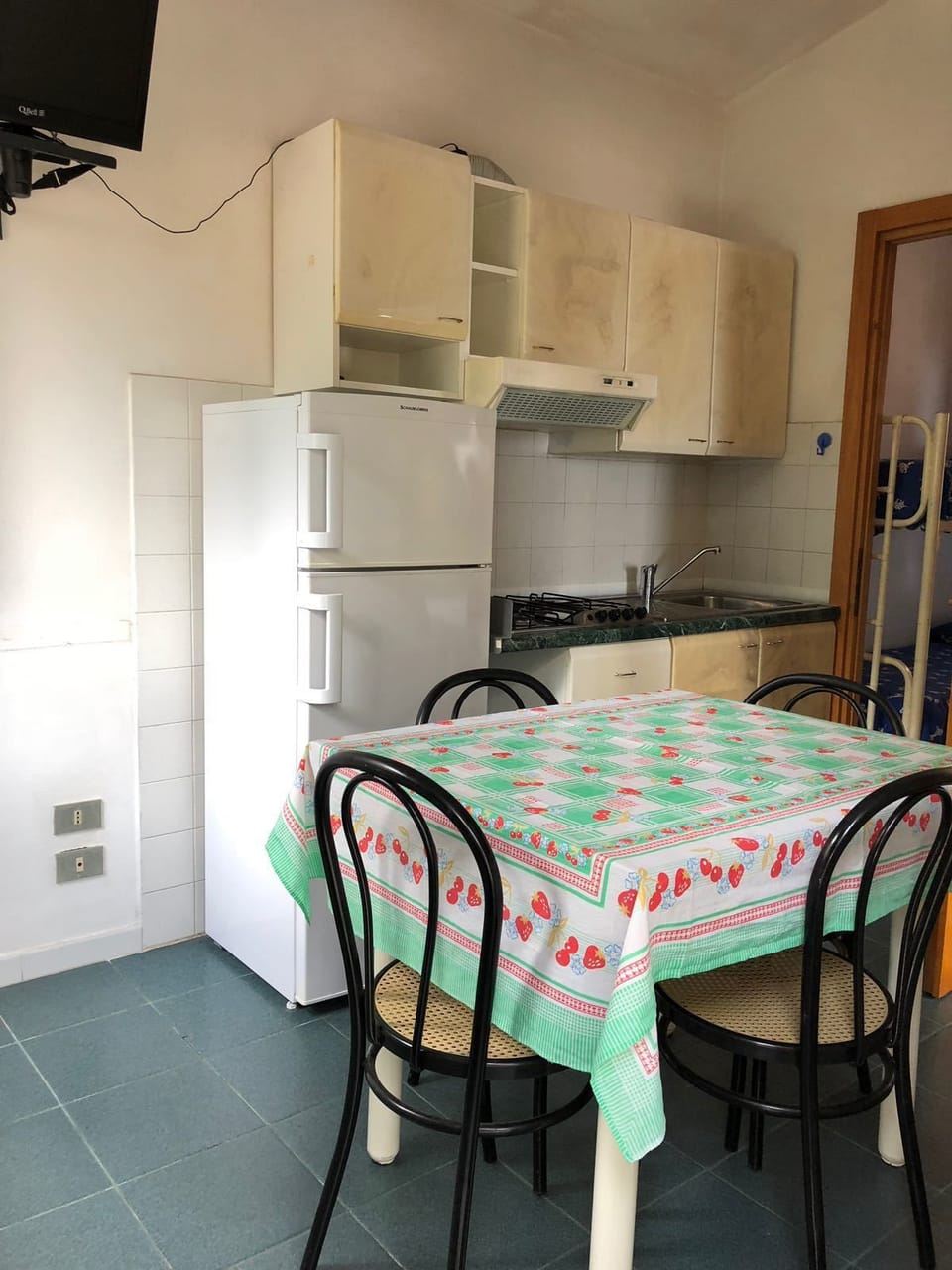 Bungalow, 2 Bedrooms | Private kitchen | Fridge, stovetop, cookware/dishes/utensils