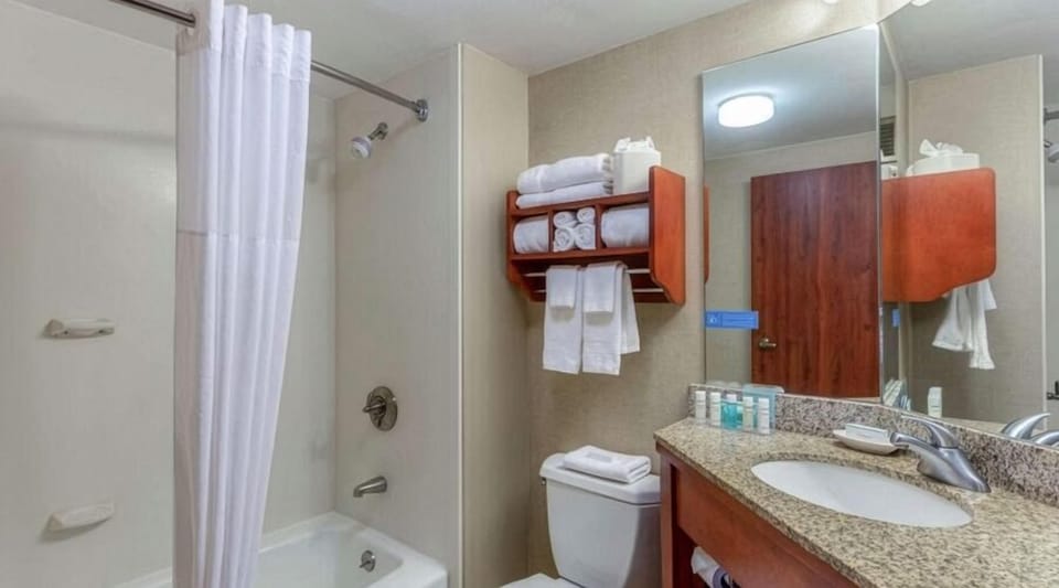 Free toiletries, hair dryer, bathrobes, towels