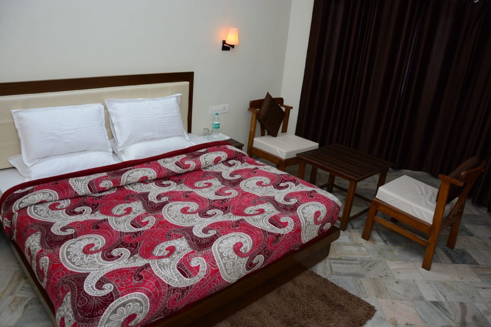 Premium bedding, rollaway beds