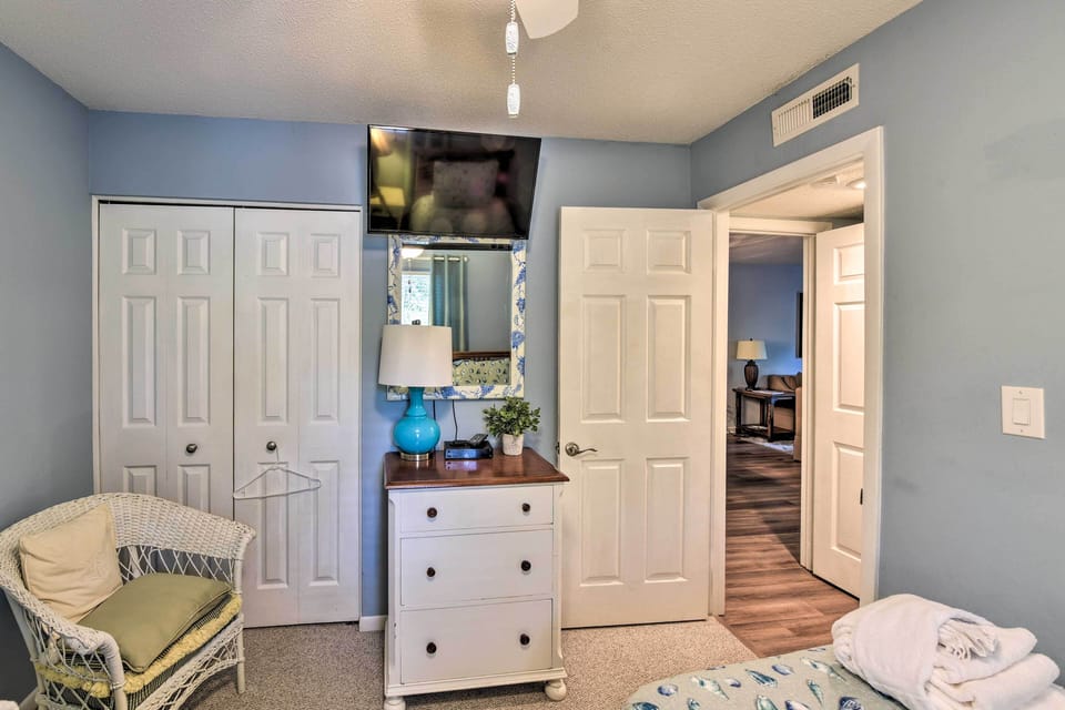 Bedroom 2 | Cable TV