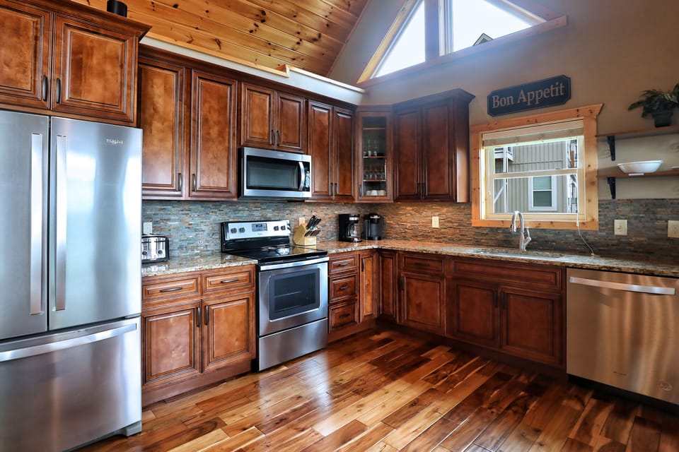 Comes with a fully stocked kitchen