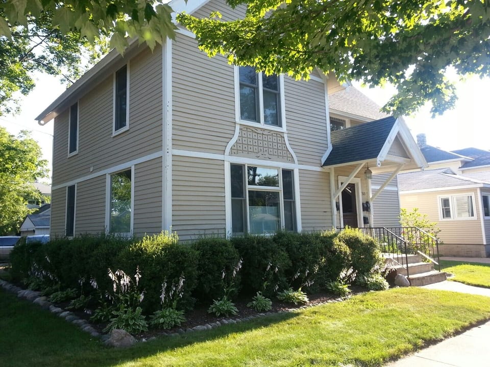 Michiana Apartment #3 is located at Michigan Avenue and Indiana Avenue.