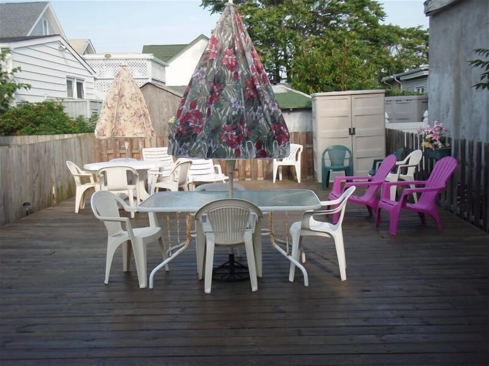 Private fenced in yard