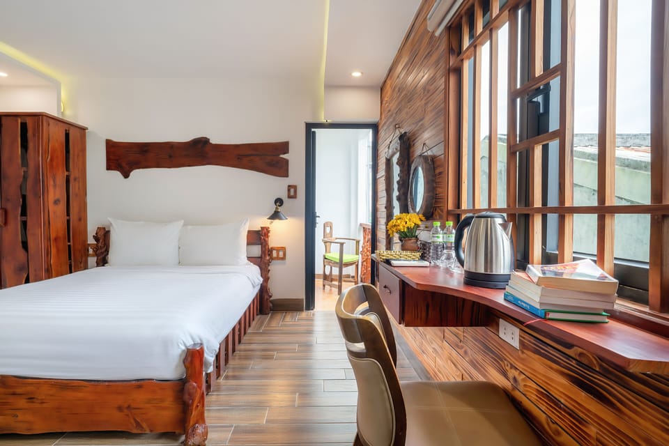 Deluxe Double Room, 1 Queen Bed, Balcony | Minibar, blackout drapes, soundproofing, free WiFi