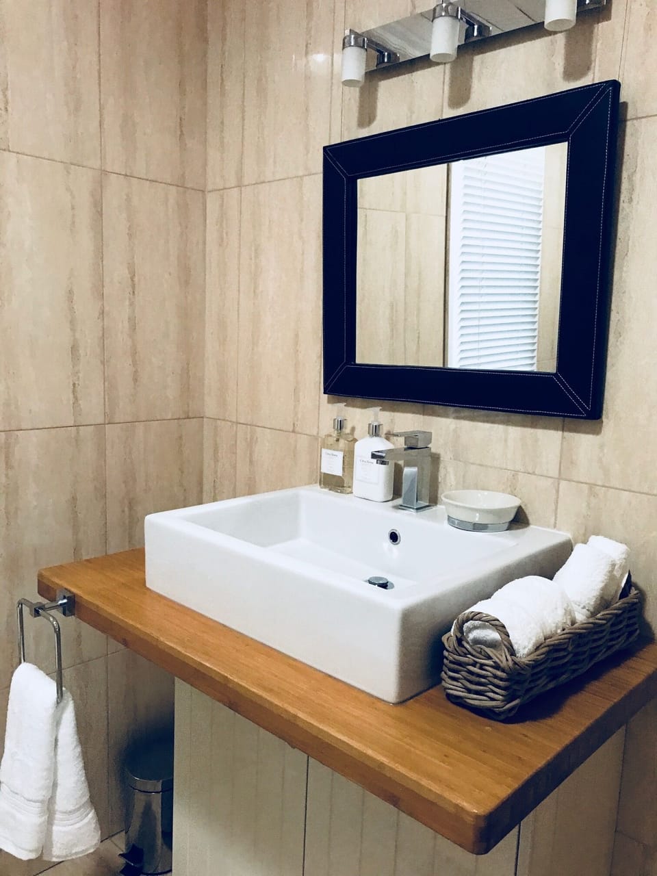 Bathroom vanity