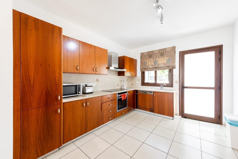 Villa Oceanus H2 by Ezoria Villas (8008)