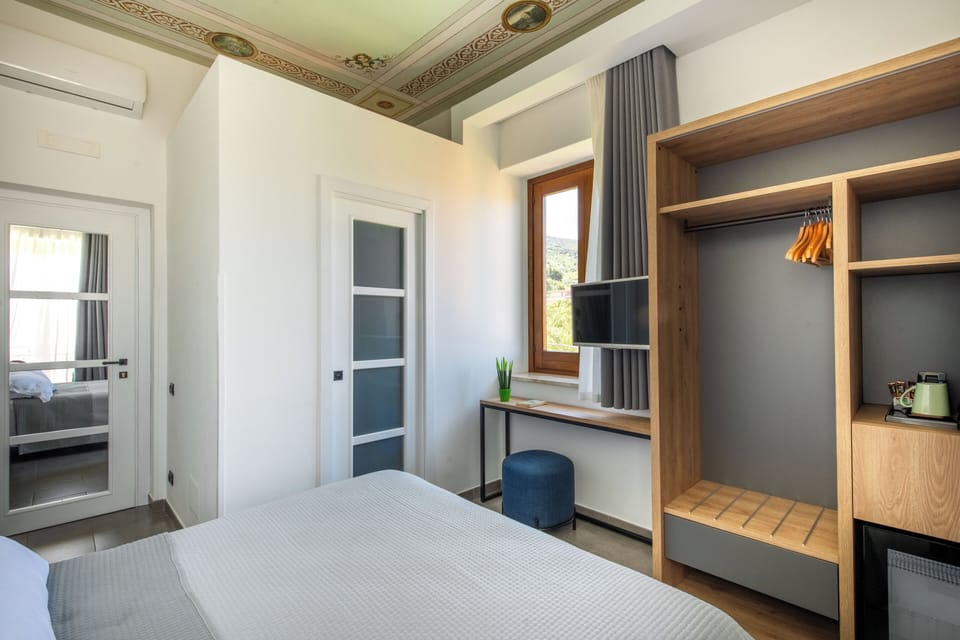 Double Room, Sea View | 1 bedroom, desk, free WiFi, bed sheets