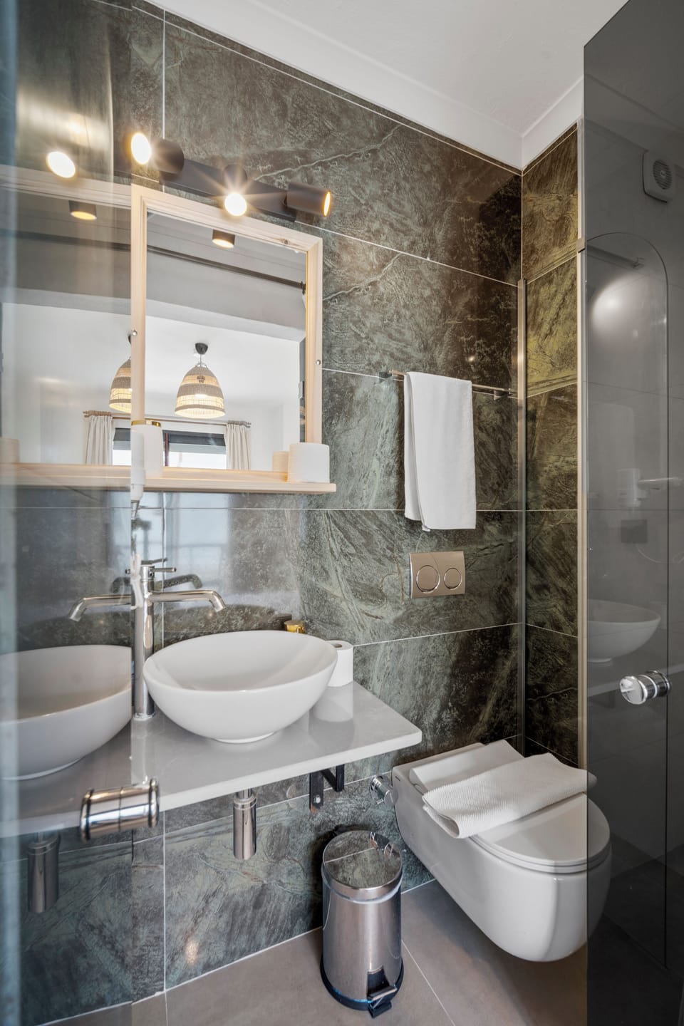 Standard | Bathroom | Shower, free toiletries, hair dryer, slippers
