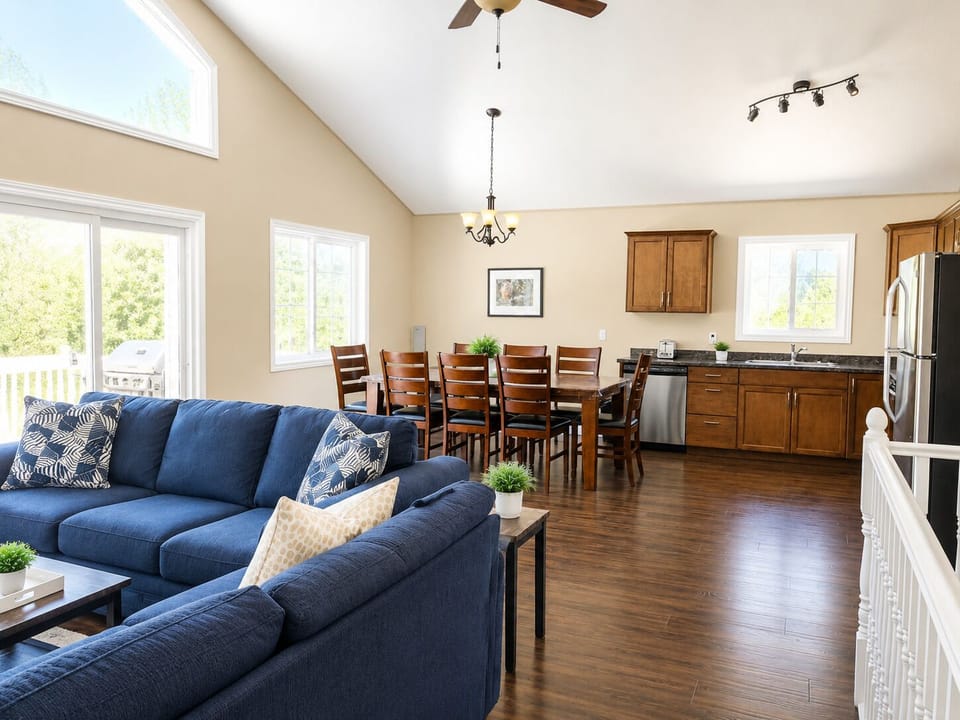 Family Cottage, 4 Bedrooms, Non Smoking | Blackout drapes, soundproofing, free WiFi, bed sheets