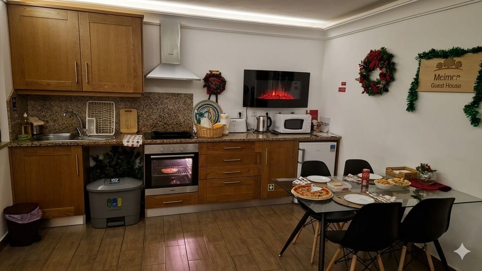 Fridge, microwave, espresso maker, coffee/tea maker